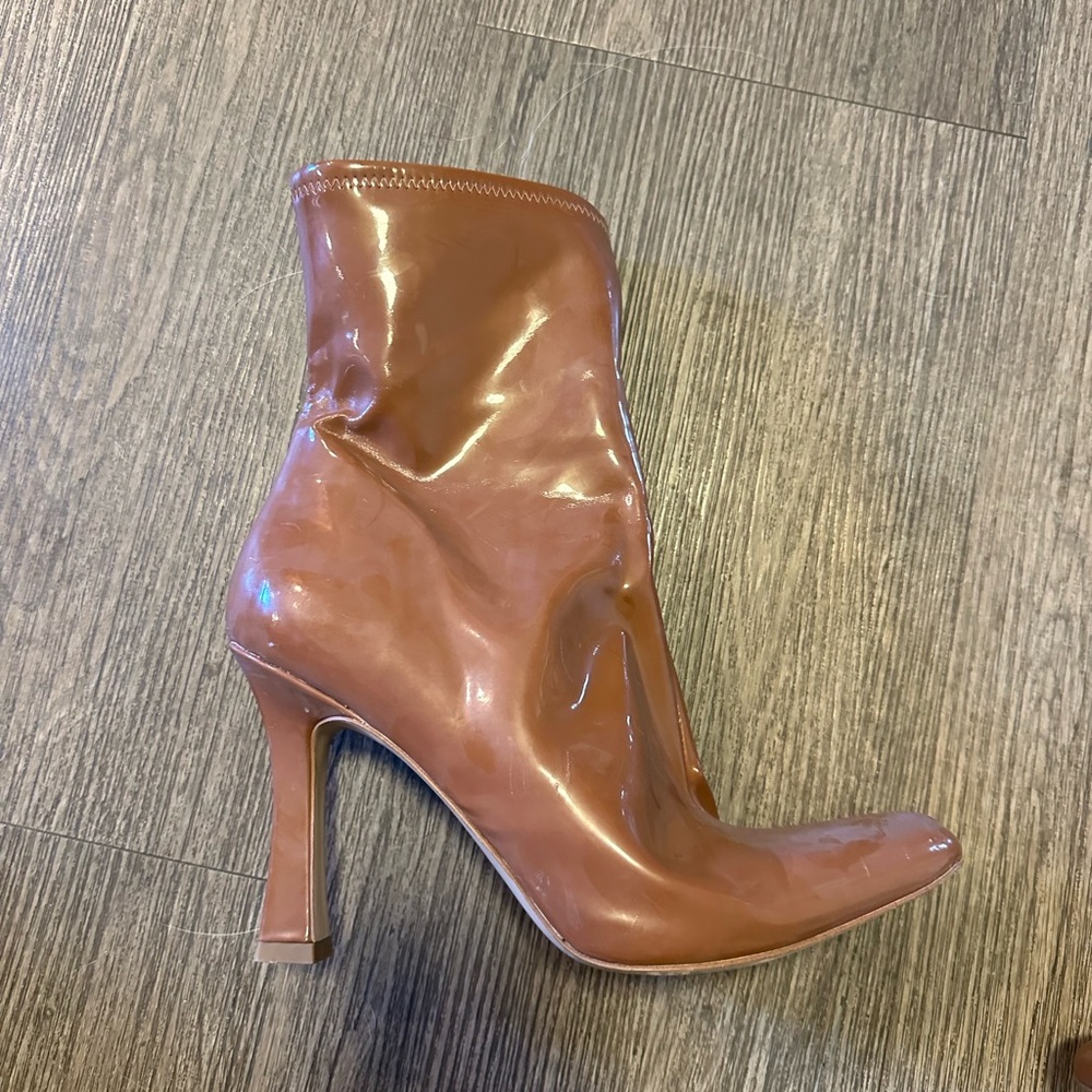 STEVE MADDEN Elegant Tan Ankle Boots